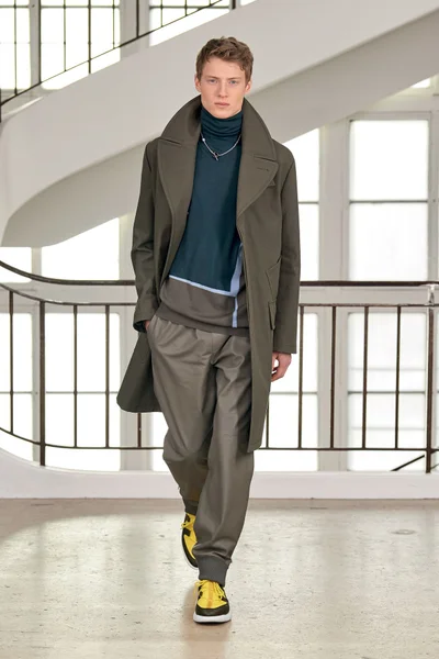 Look 1